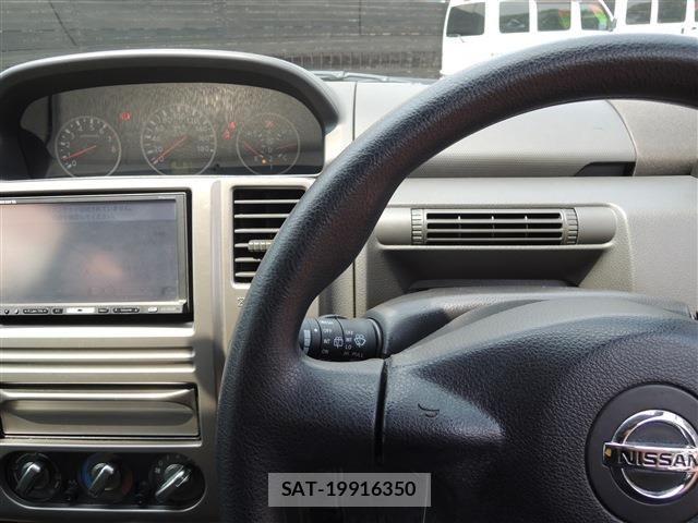 Nissan X-TRAIL 2005-05 8318274-29