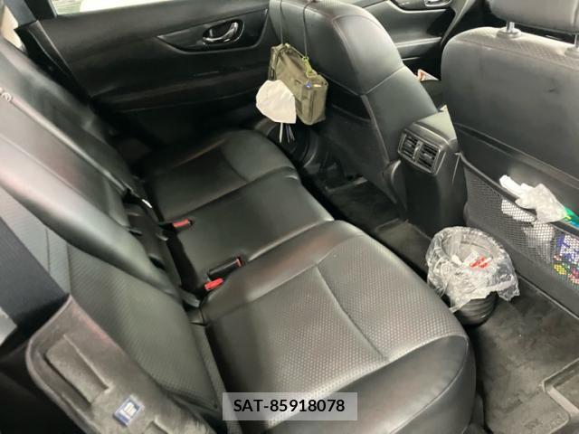Nissan X-TRAIL 2016-03 8318283-12