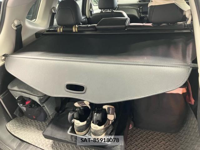 Nissan X-TRAIL 2016-03 8318283-13