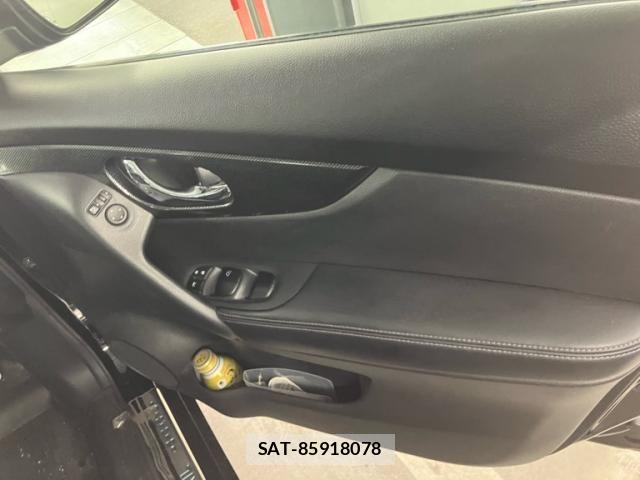 Nissan X-TRAIL 2016-03 8318283-14