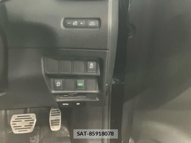 Nissan X-TRAIL 2016-03 8318283-16