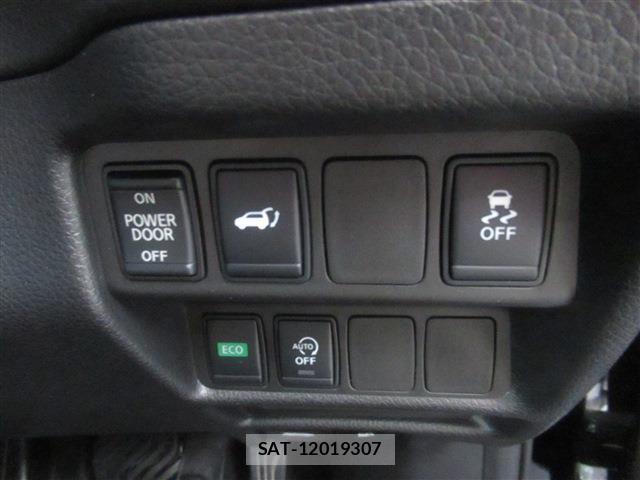 Nissan X-TRAIL 2019-01 8338618-9