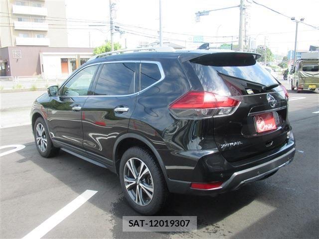 Nissan X-TRAIL 2019-01 8338618-1
