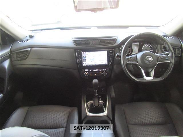 Nissan X-TRAIL 2019-01 8338618-4