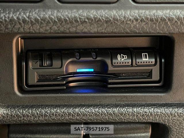 Nissan X-TRAIL 2018-04 8338617-9