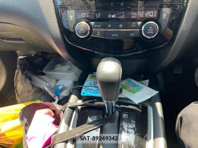 Nissan X-TRAIL 2017-05 8338629-13