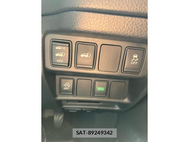 Nissan X-TRAIL 2017-05 8338629-18