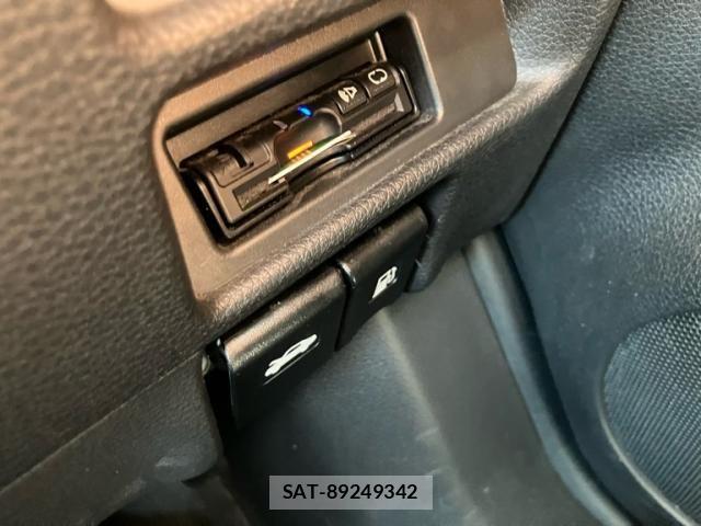 Nissan X-TRAIL 2017-05 8338629-19