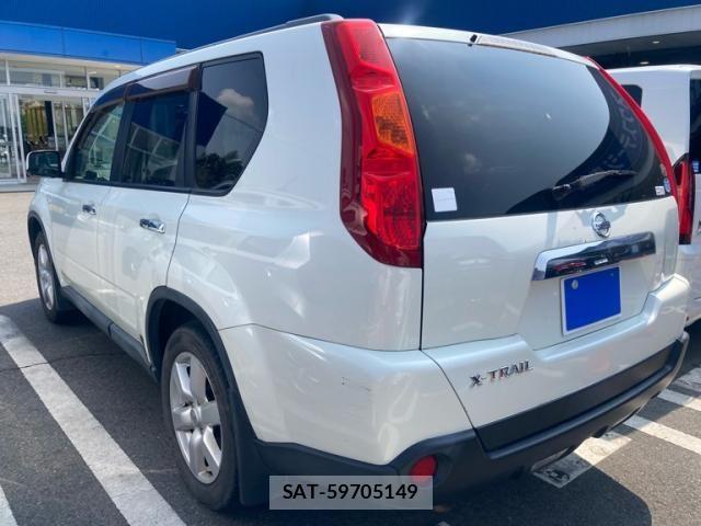 Nissan X-TRAIL 2009-10 8338633-9