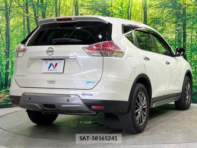 Nissan X-TRAIL 2015-07 8338627-17