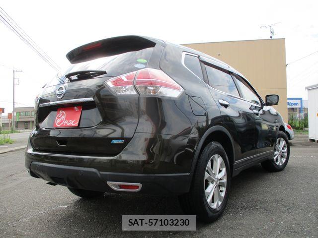 Nissan X-TRAIL 2015-08 8338631-2