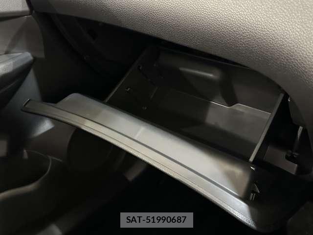 Nissan X-TRAIL 2016-08 8355940-21