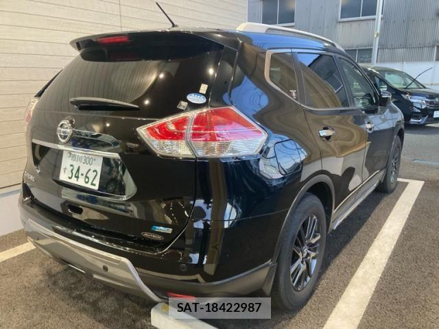Nissan X-TRAIL 2015-02 8355939-3