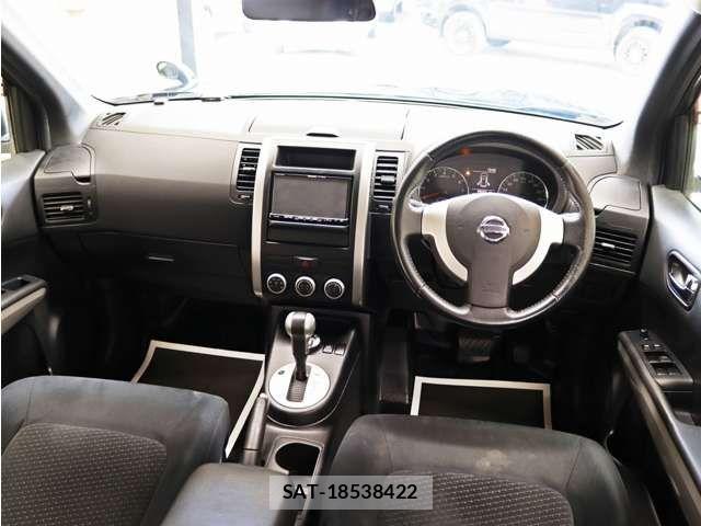 Nissan X-TRAIL 2011-10 8355943-18