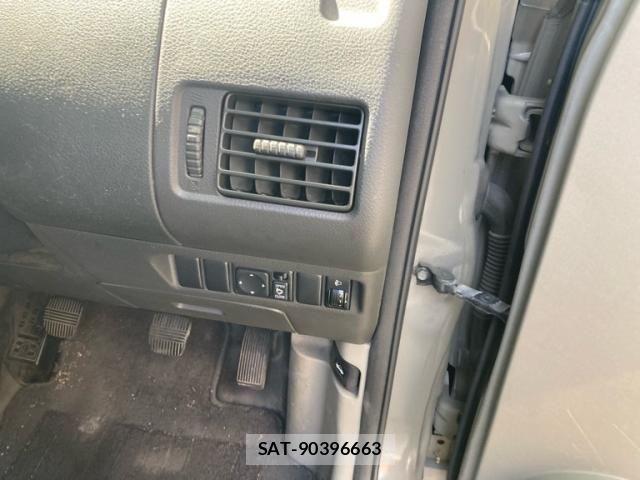 Nissan X-TRAIL 2006-09 8369954-14