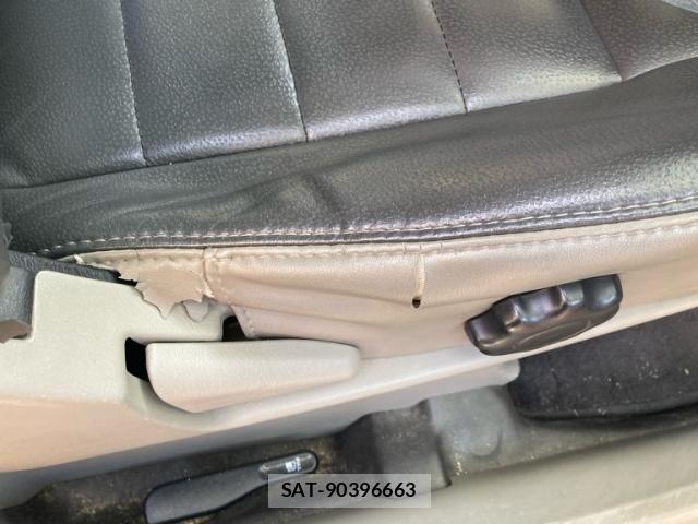 Nissan X-TRAIL 2006-09 8369954-15
