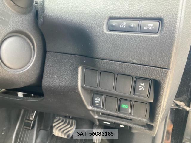 Nissan X-TRAIL 2016-10 8369944-17