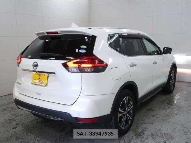 Nissan X-TRAIL 2018-09 8369935-15