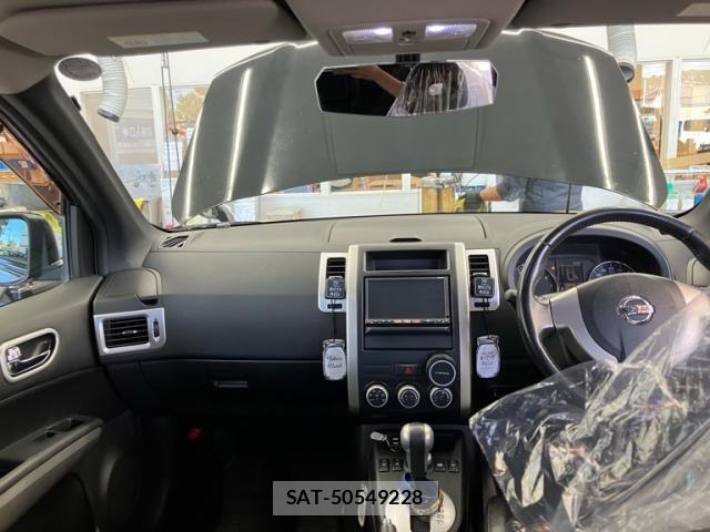 Nissan X-TRAIL 2011-02 8369942-12