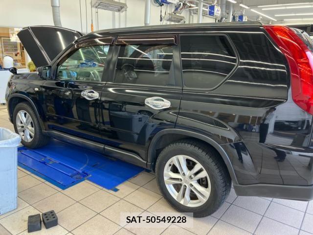 Nissan X-TRAIL 2011-02 8369942-20