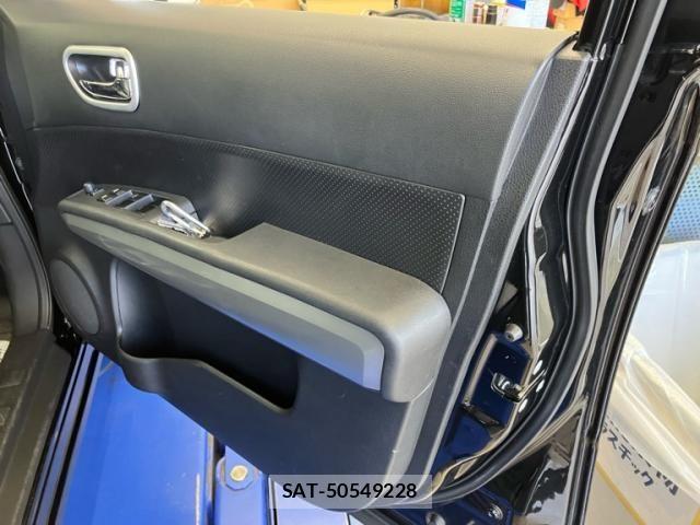 Nissan X-TRAIL 2011-02 8369942-6