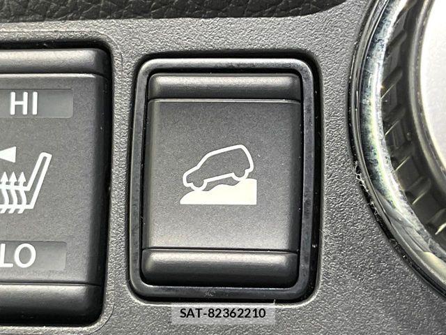 Nissan X-TRAIL 2018-02 8369932-8
