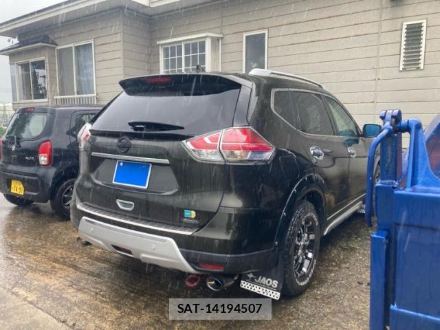 Nissan X-TRAIL 2014-02 8369947-4