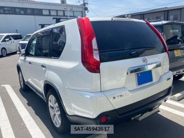 Nissan X-TRAIL 2010-07 8369945-3