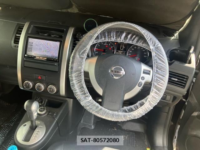Nissan X-TRAIL 2013-10 8369949-16