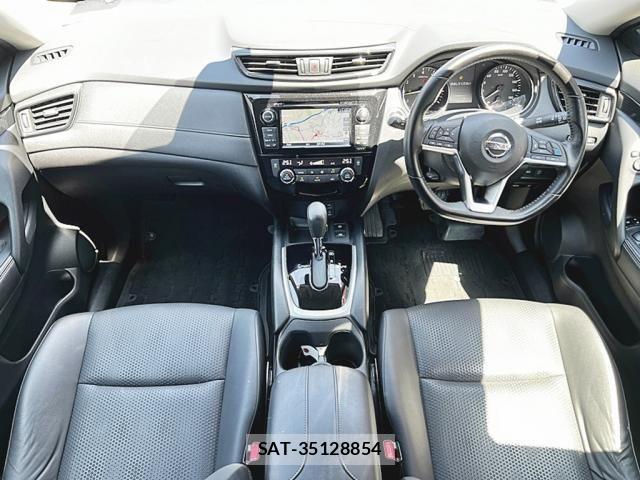Nissan X-TRAIL 2017-09 8369936-2