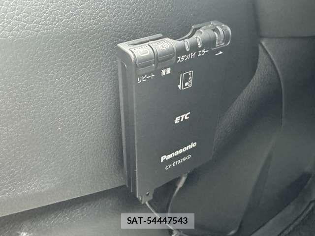 Nissan X-TRAIL 2015-08 8369938-9