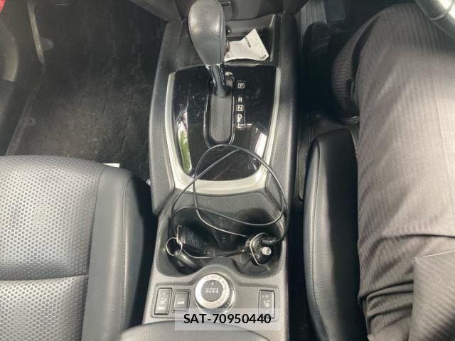 Nissan X-TRAIL 2015-03 8372422-21