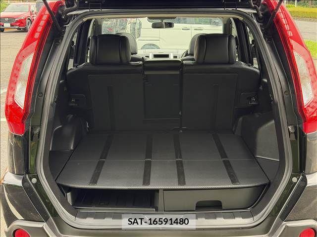 Nissan X-TRAIL 2013-09 8372420-10