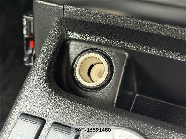 Nissan X-TRAIL 2013-09 8372420-15