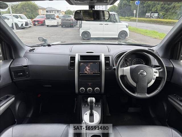 Nissan X-TRAIL 2013-09 8372420-1