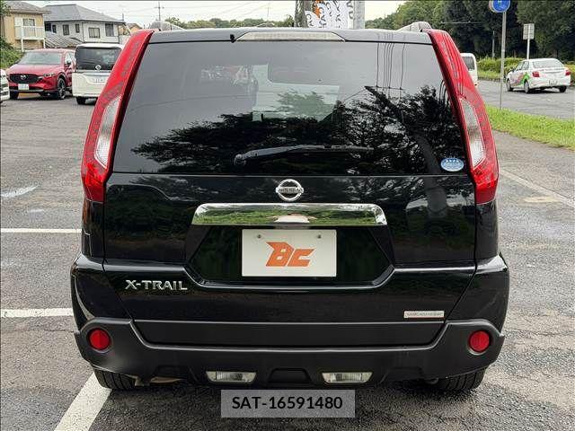 Nissan X-TRAIL 2013-09 8372420-22