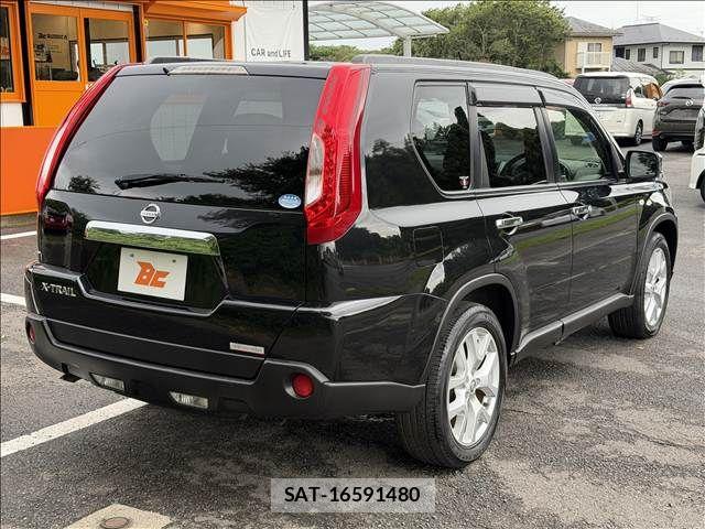 Nissan X-TRAIL 2013-09 8372420-23