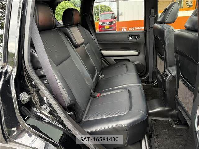 Nissan X-TRAIL 2013-09 8372420-25