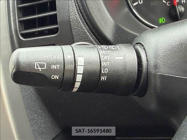 Nissan X-TRAIL 2013-09 8372420-27