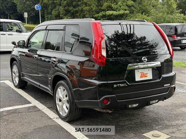 Nissan X-TRAIL 2013-09 8372420-7