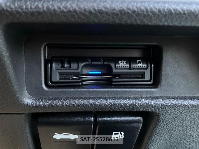 Nissan X-TRAIL 2018-08 8416025-10