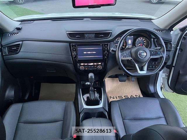 Nissan X-TRAIL 2018-08 8416025-2