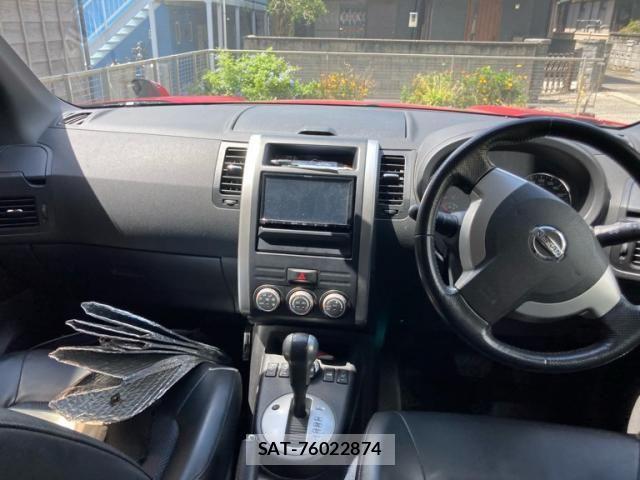 Nissan X-TRAIL 2012-03 8416041-13