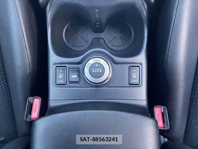 Nissan X-TRAIL 2016-03 8458836-6