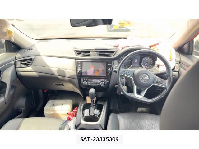 Nissan X-TRAIL 2017-11 8458834-13