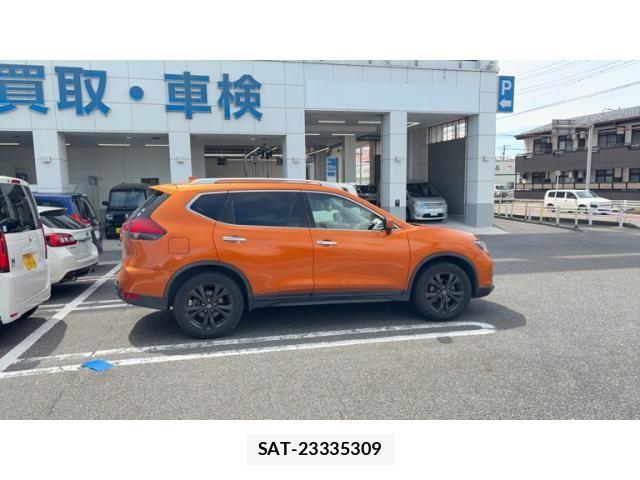 Nissan X-TRAIL 2017-11 8458834-4