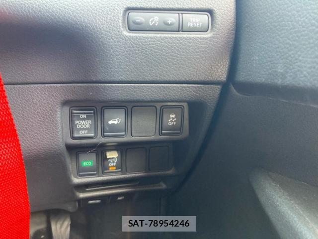 Nissan X-TRAIL 2018-05 8458826-19