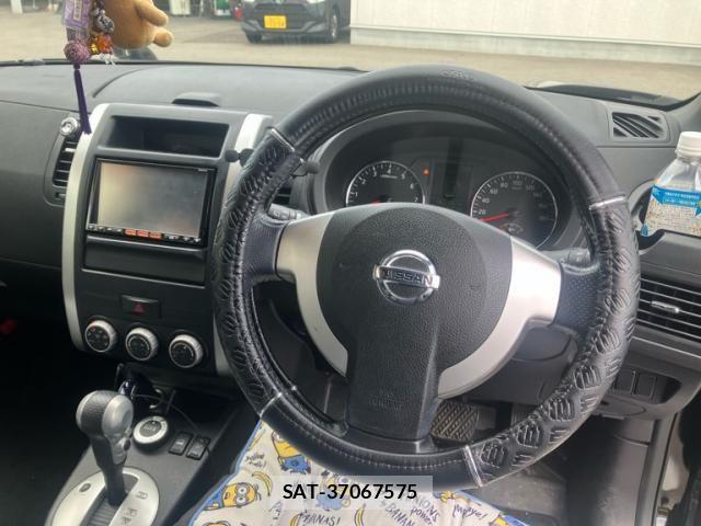 Nissan X-TRAIL 2012-03 8486319-9