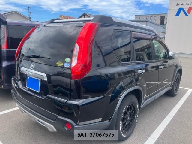 Nissan X-TRAIL 2012-03 8486319-3
