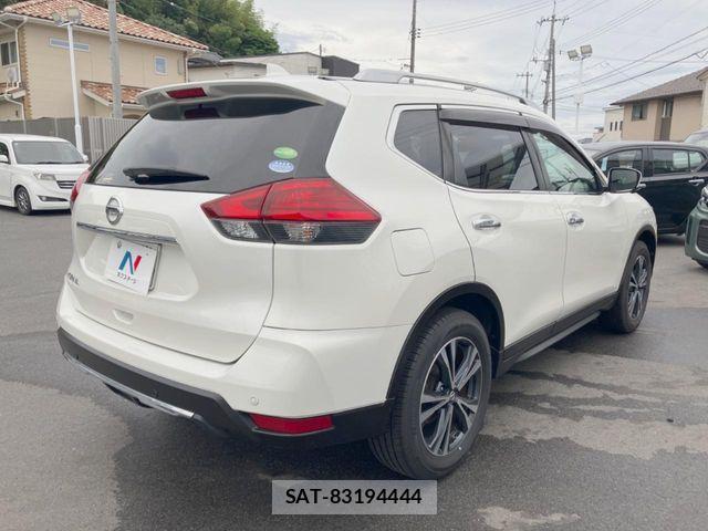 Nissan X-TRAIL 2017-09 8486316-10
